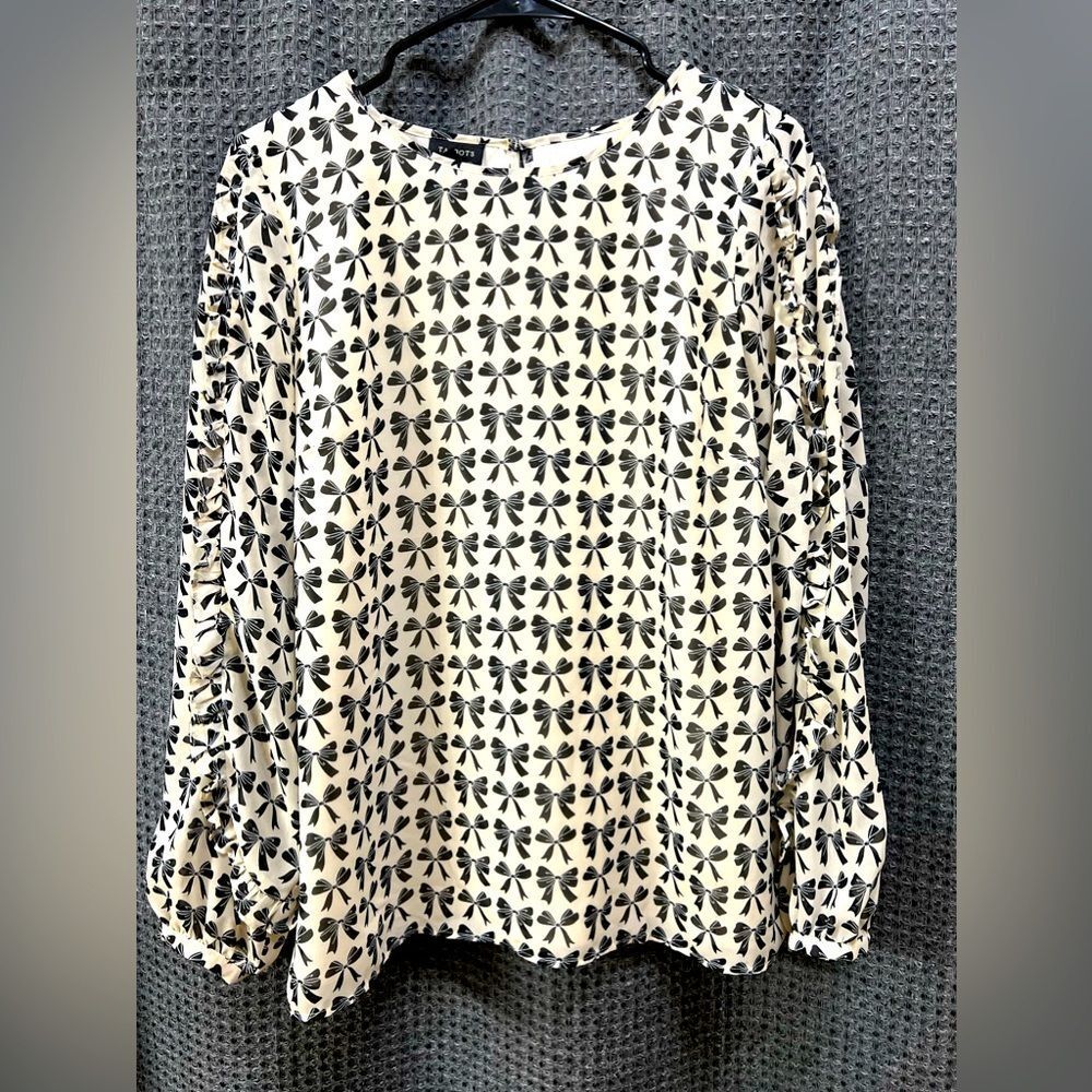Talbot’s Bow Pattern Round Neck Blouse Size Small